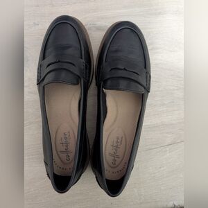 NWOT, Size 6 Clarks Women's Black Loafers